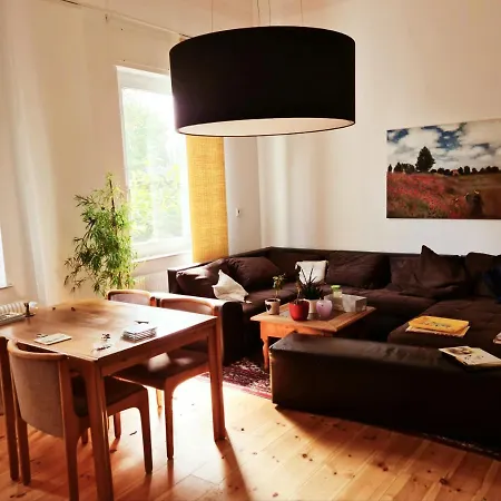 Nana-Eg-80M2 Sanierter Altbau-Parkplatz-Kleiner Garten-Wlan-Netflix-2Zimmer-Kueche-Dusche-Wanne-Waschmaschine Oberhausen  Extérieur photo