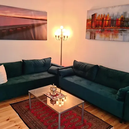 Nana-Eg-80M2 Sanierter Altbau-Parkplatz-Kleiner Garten-Wlan-Netflix-2Zimmer-Kueche-Dusche-Wanne-Waschmaschine Oberhausen  Extérieur photo