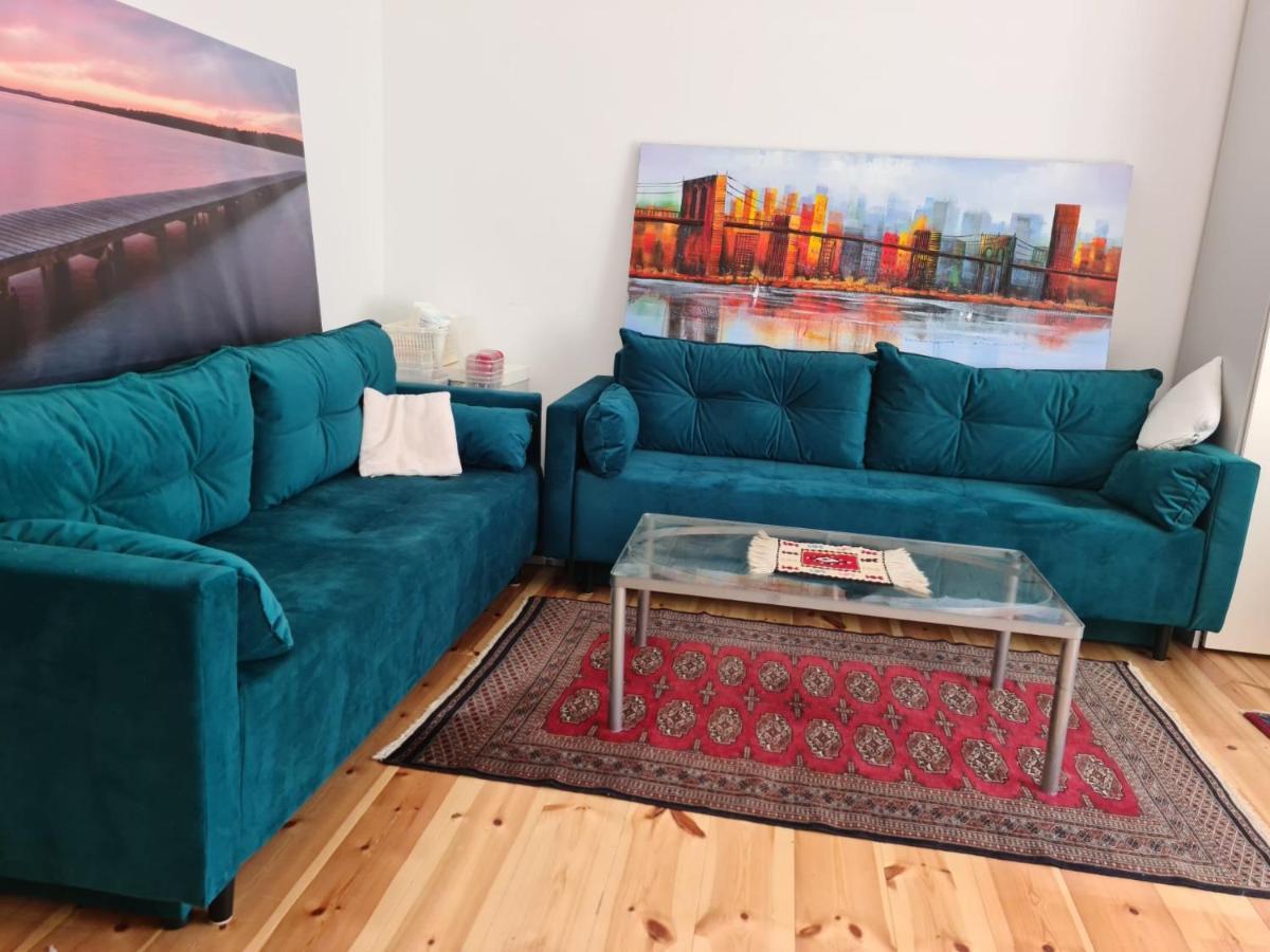 Nana-eg-80m2 Sanierter Altbau-parkplatz-kleiner Garten-wlan-netflix-2zimmer-kueche-dusche-wanne-waschmaschine Apartment Oberhausen (North Rhine-Westphalia)
